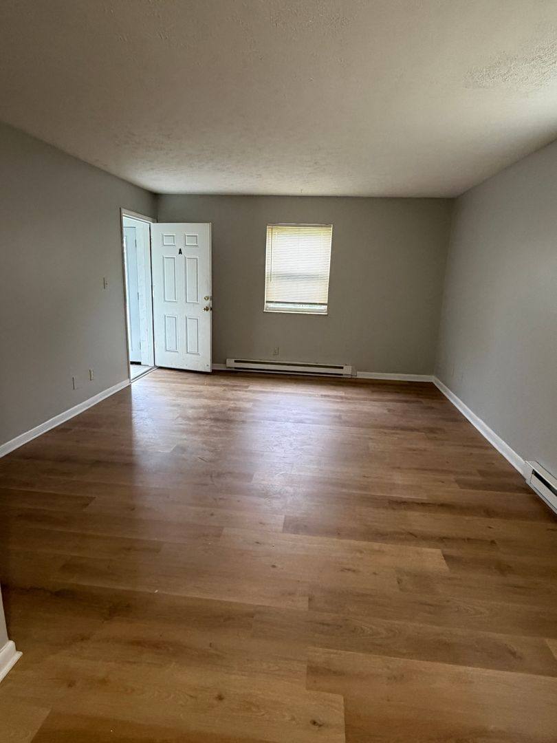 Apartment for rent at 1324 Cherry Hill Dr, Miamisburg, OH 45342
