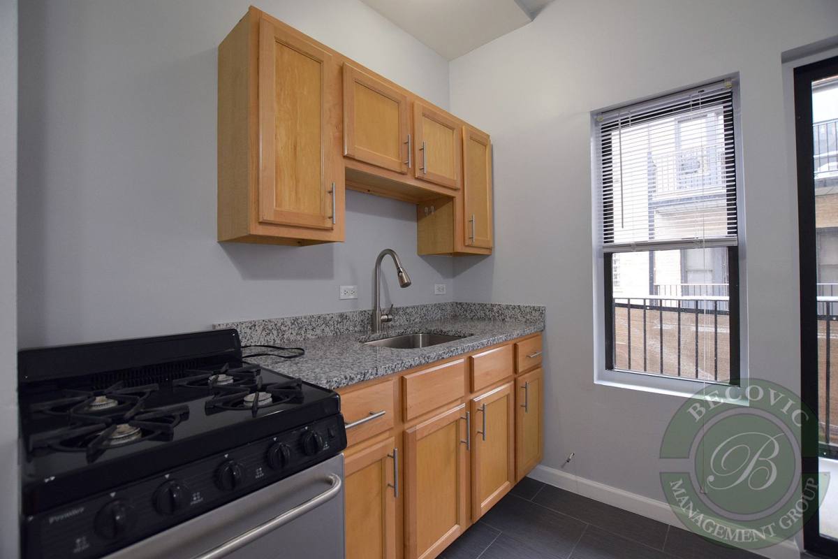 Apartment for rent at 4555 N Malden St, Chicago, IL 60640