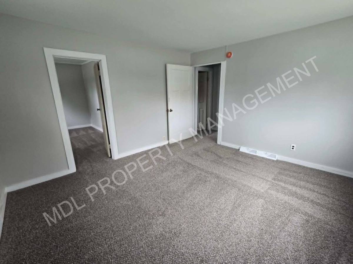 House for rent at 1402 Cass St, Saginaw, MI 48602