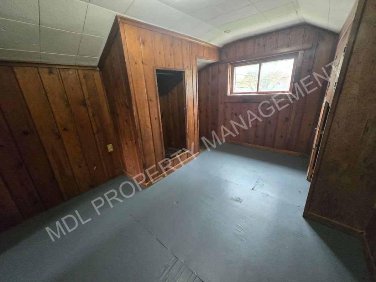 House for rent at 1402 Cass St, Saginaw, MI 48602