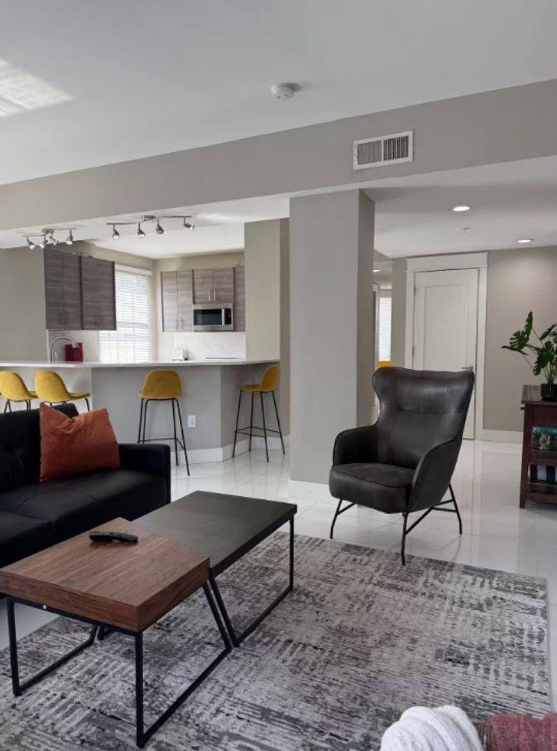 Condo for rent at 400 Walnut St, Des Moines, IA 50309