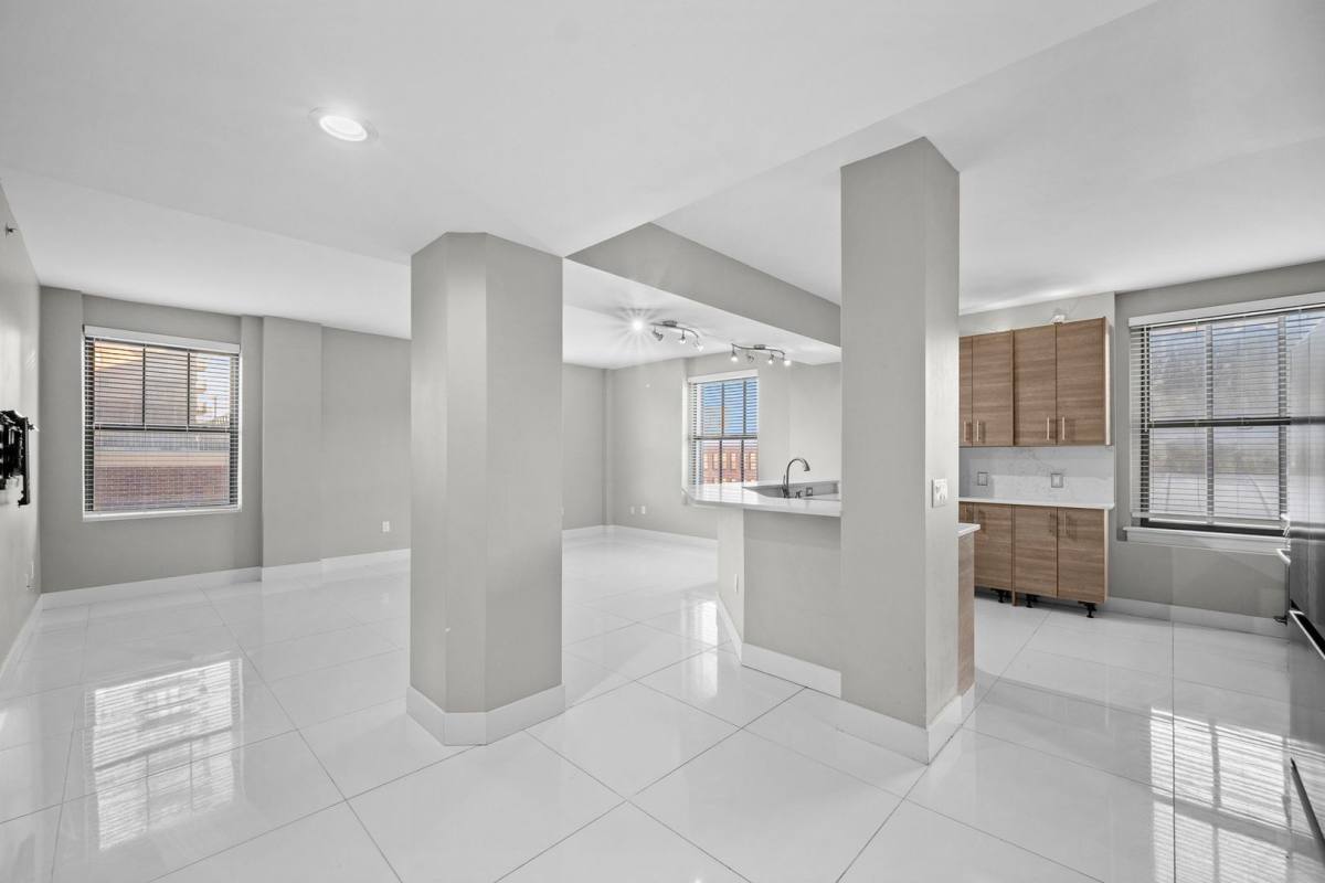 Condo for rent at 400 Walnut St, Des Moines, IA 50309