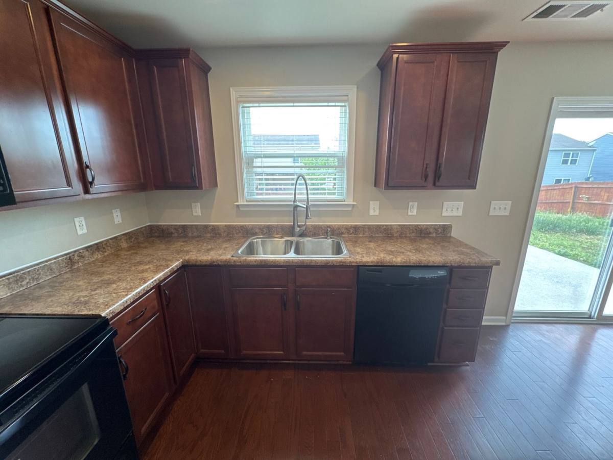 House for rent at 112 Suggs Dr, Lebanon, TN 37087