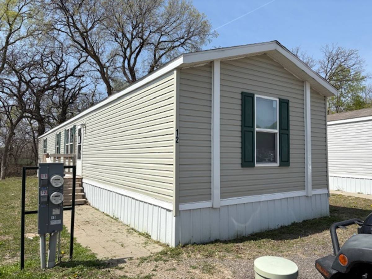 Apartment for rent at 917 N 13th St, Salina, KS 67401