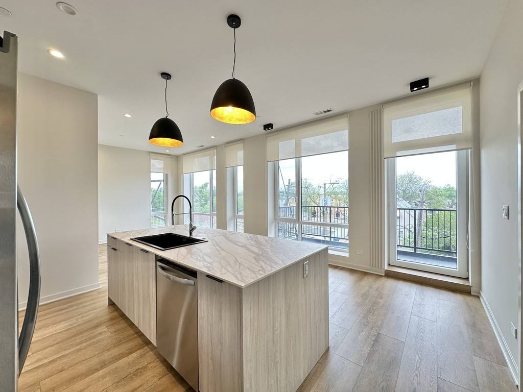 Apartment for rent at 6338 Belmont #P103, Chicago, IL 60634