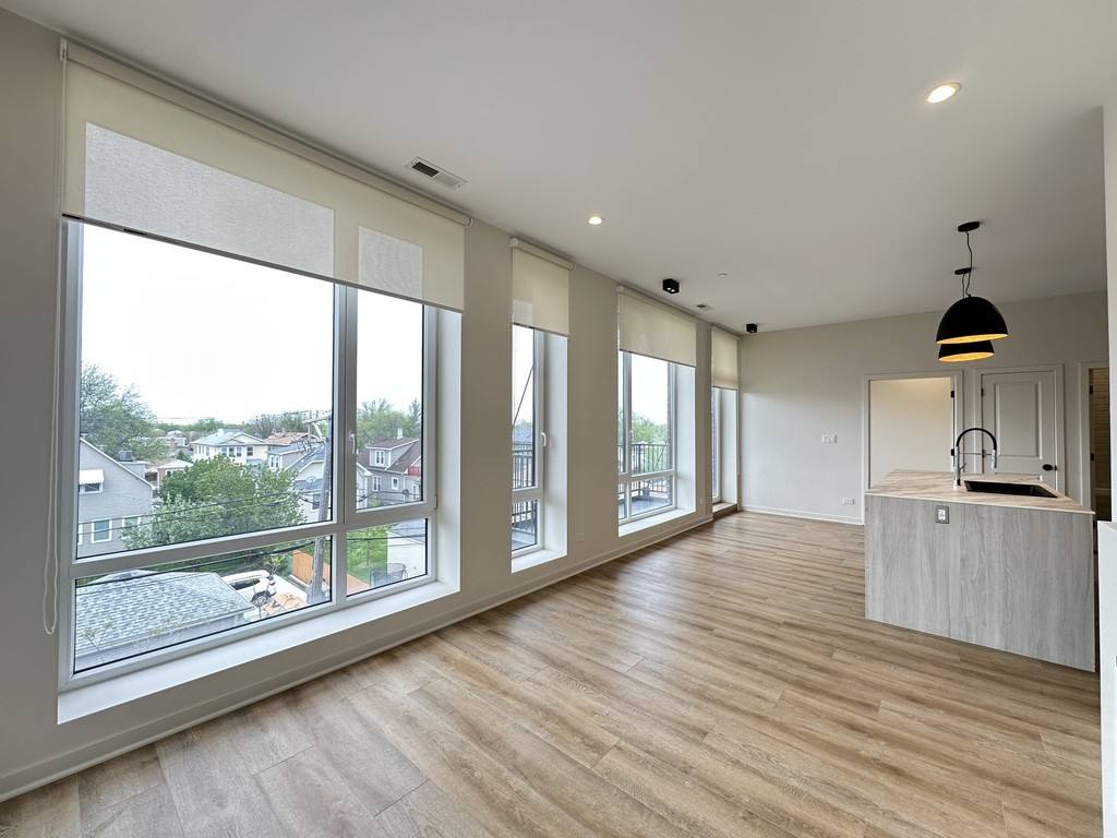 Apartment for rent at 6338 Belmont #P103, Chicago, IL 60634