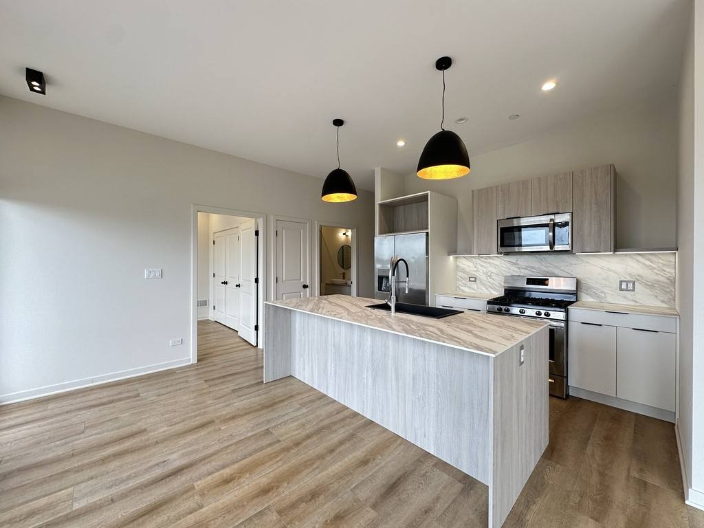 Apartment for rent at 6338 Belmont #P103, Chicago, IL 60634