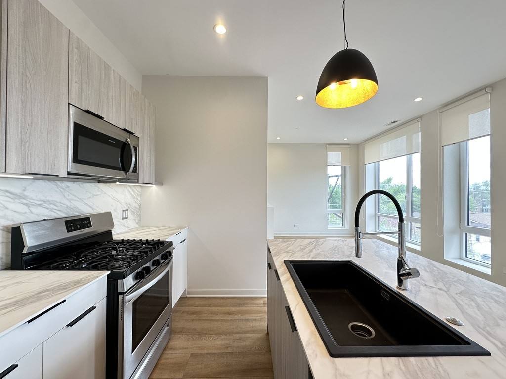 Apartment for rent at 6338 Belmont #P103, Chicago, IL 60634