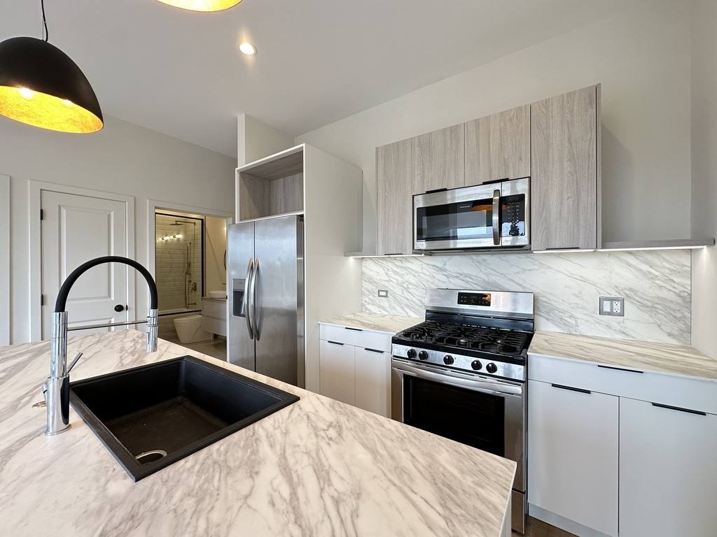 Apartment for rent at 6338 Belmont #P103, Chicago, IL 60634