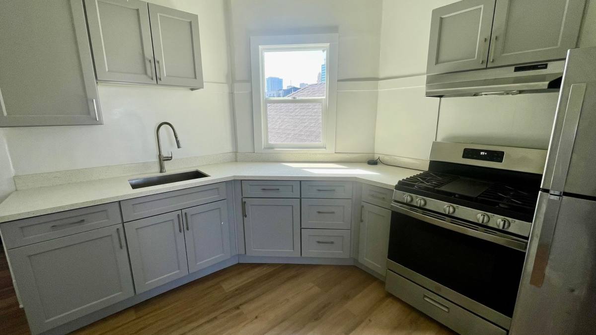 Apartment for rent at 1920 Castro St, Oakland, CA 94612