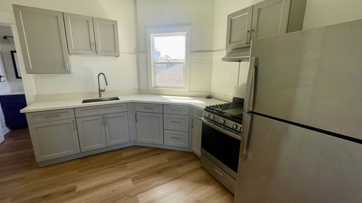 Apartment for rent at 1920 Castro St, Oakland, CA 94612