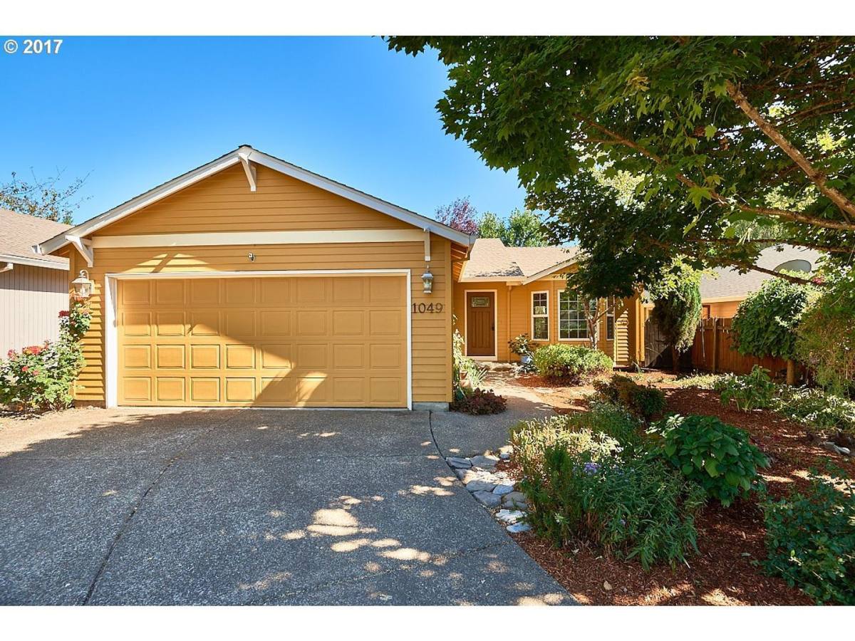 House for rent at 1049 SE Ash St, Dundee, OR 97115