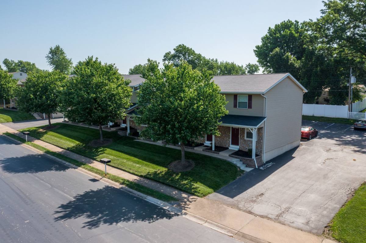 Townhouse for rent at 2680 Droste Rd, Saint Charles, MO 63301