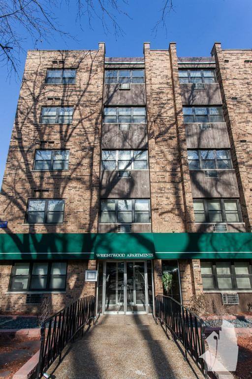 Apartment for rent at 660 W Wrightwood Ave #310, Chicago, IL 60614