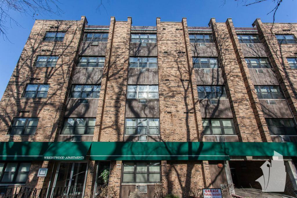 Apartment for rent at 660 W Wrightwood Ave #310, Chicago, IL 60614