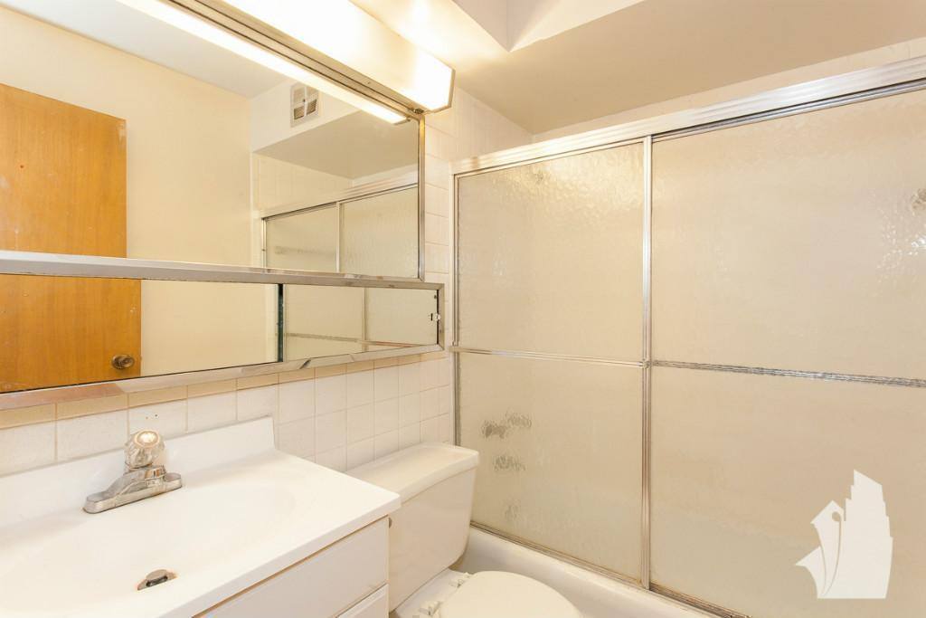Apartment for rent at 660 W Wrightwood Ave #310, Chicago, IL 60614