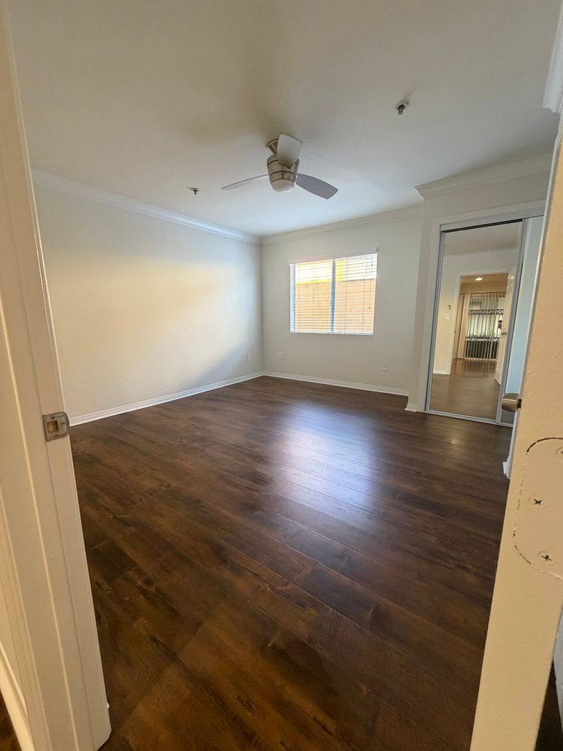 Apartment for rent at 1415 Venice Blvd, Venice, CA 90291