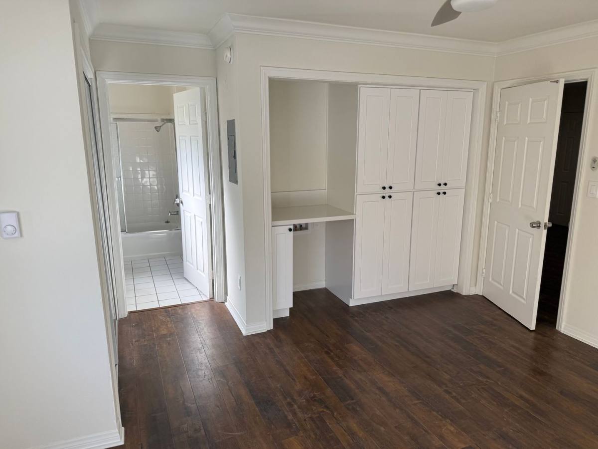 Apartment for rent at 1415 Venice Blvd, Venice, CA 90291