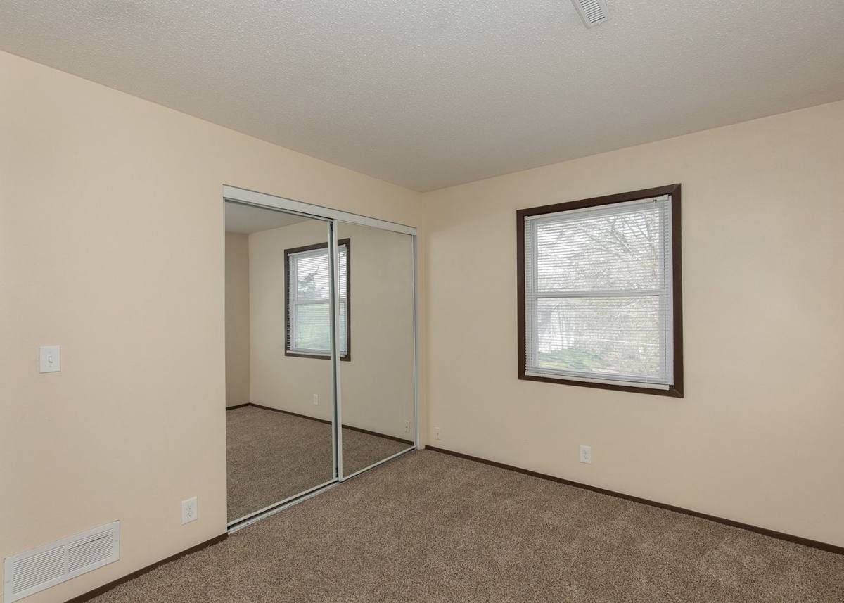 Apartment for rent at 3535 3545 3565 Central, Bettendorf, IA 52722