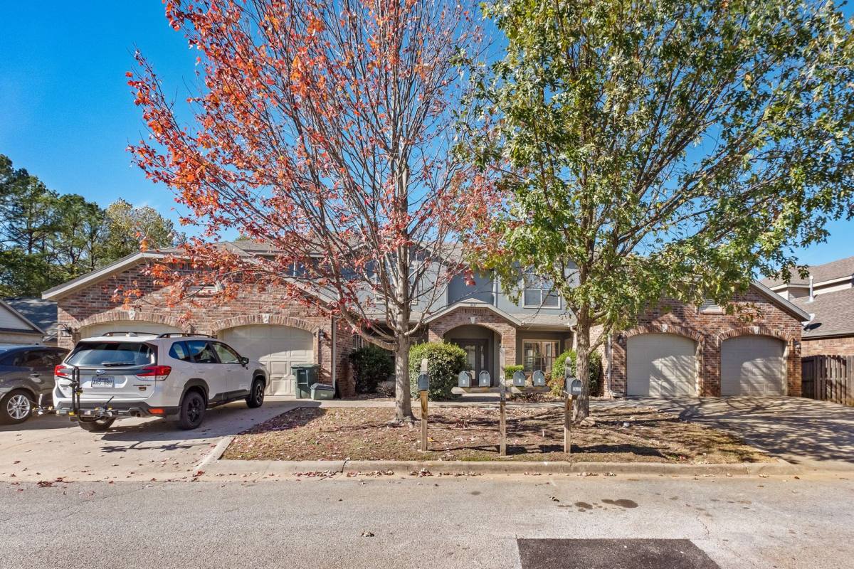 Apartment for rent at 2627 N Miranda, Fayetteville, AR 72703