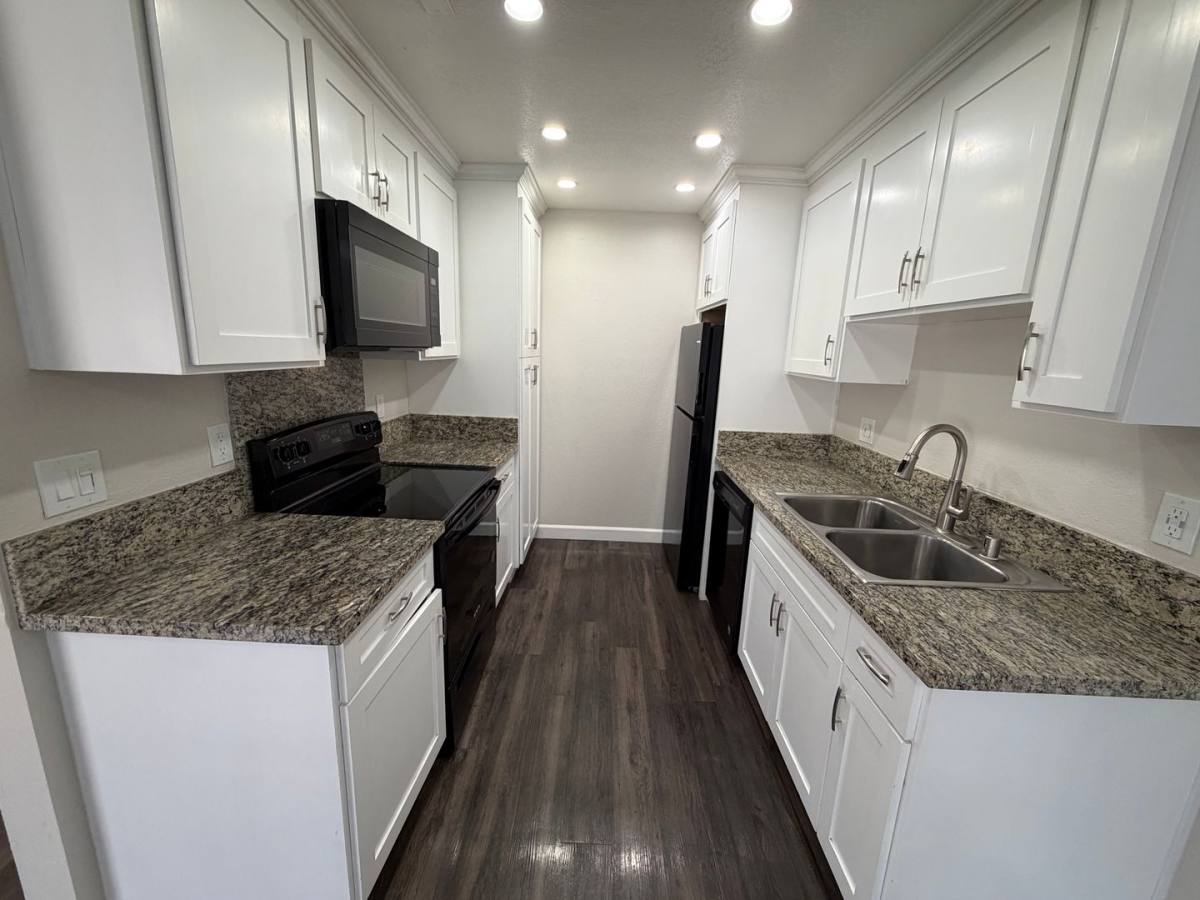 Apartment for rent at 7720 Crescent Ave, Buena Park, CA 90620