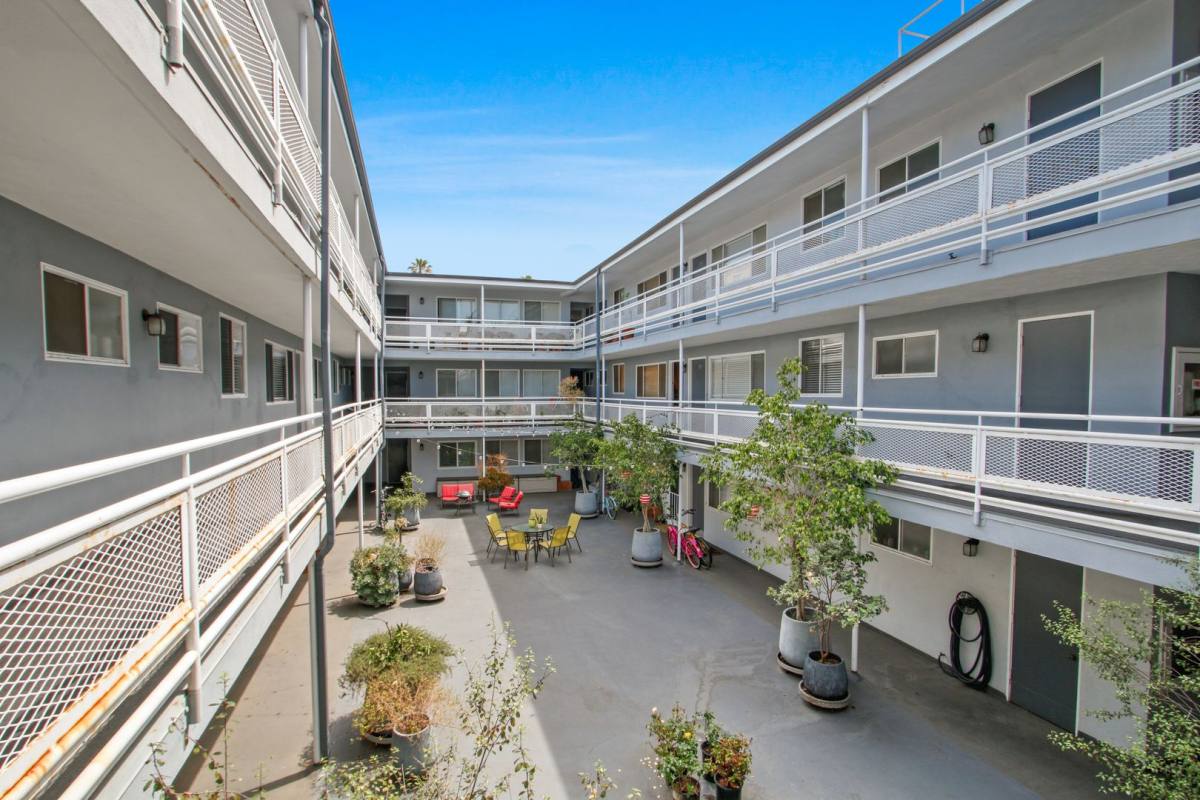 Apartment for rent at 303 California Ave, Santa Monica, CA 90403