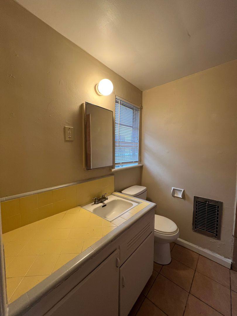 Apartment for rent at 200 Truxtun Ave, Bakersfield, CA 93301