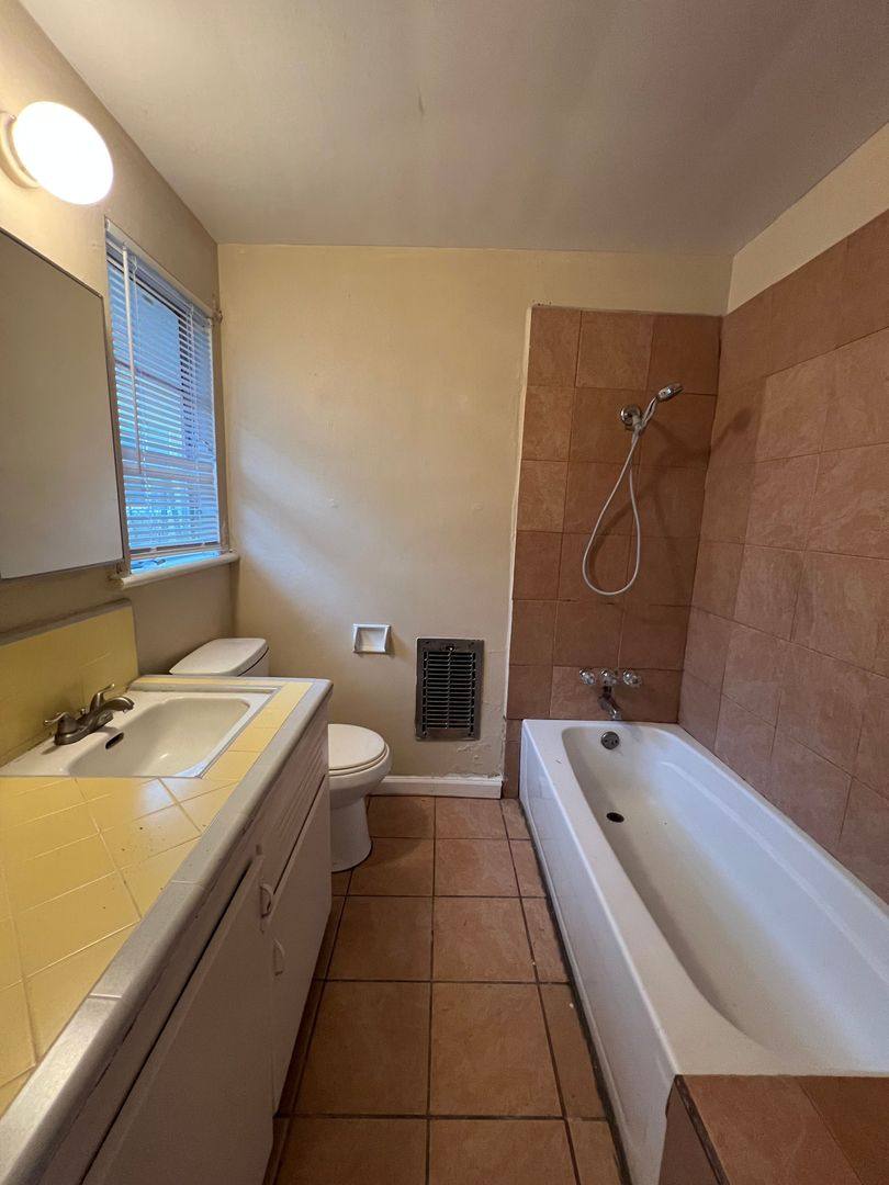 Apartment for rent at 200 Truxtun Ave, Bakersfield, CA 93301