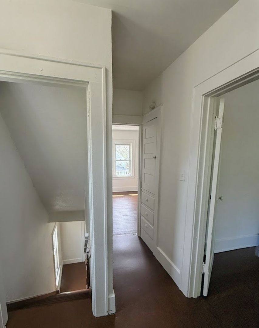 Apartment for rent at 724 S Linden St, Alliance, OH 44601