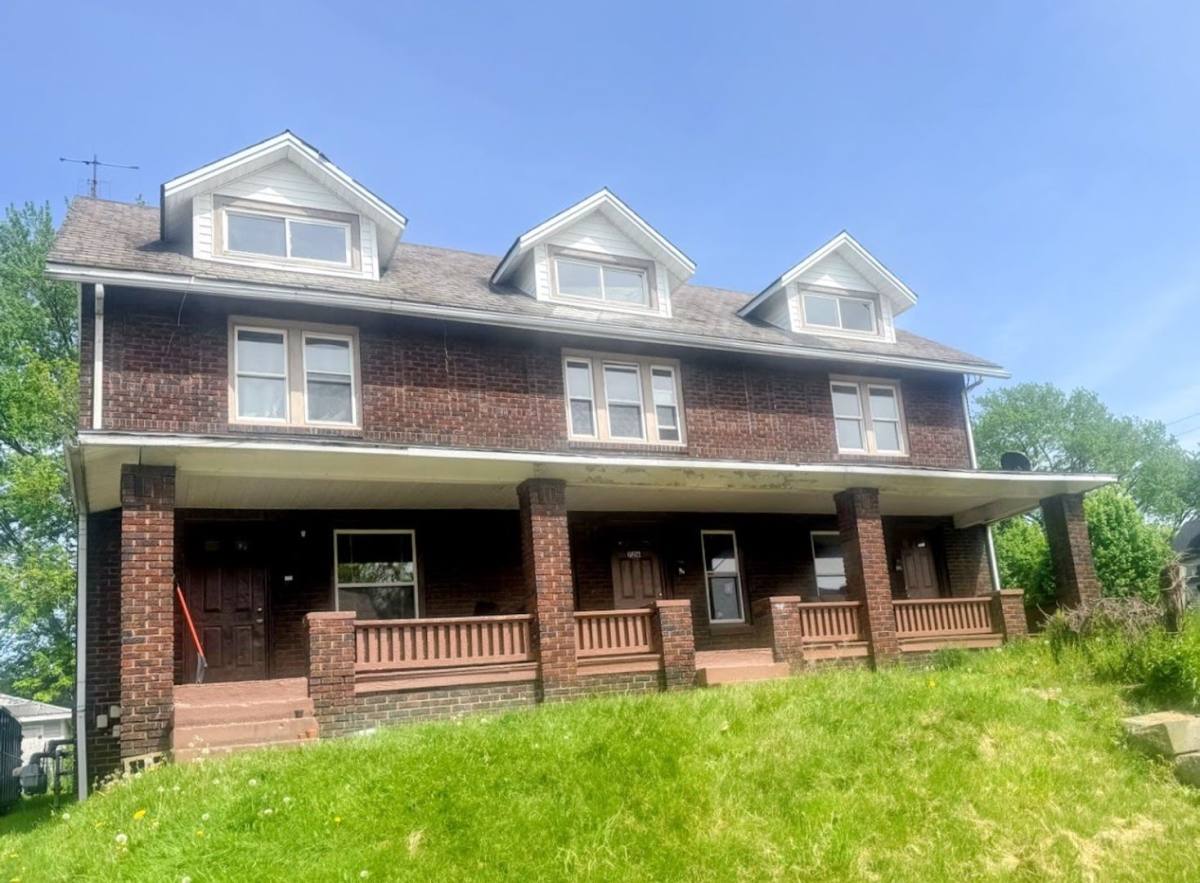 Apartment for rent at 724 S Linden St, Alliance, OH 44601