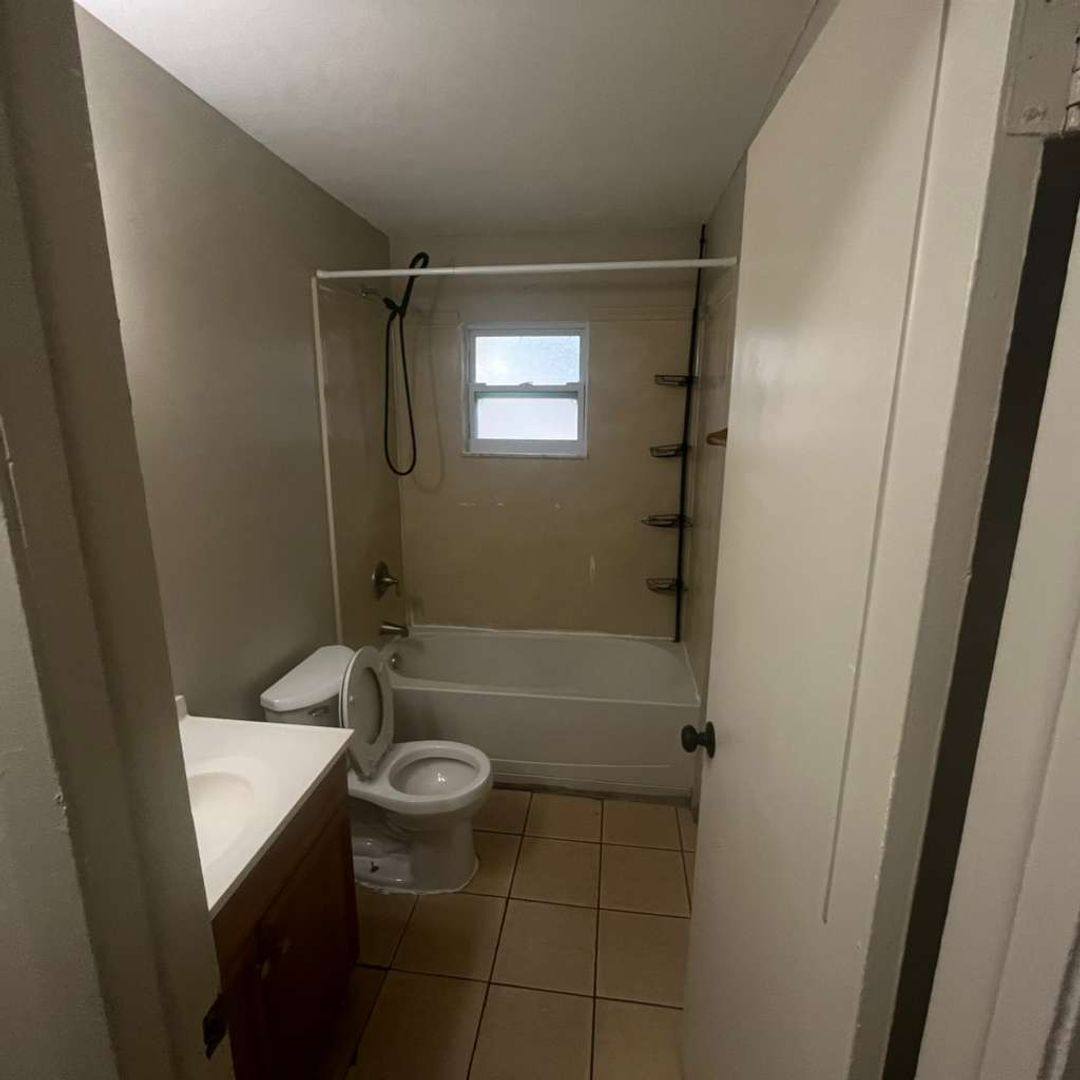 Apartment for rent at 3771 Belmont St, Fort Myers, FL 33916