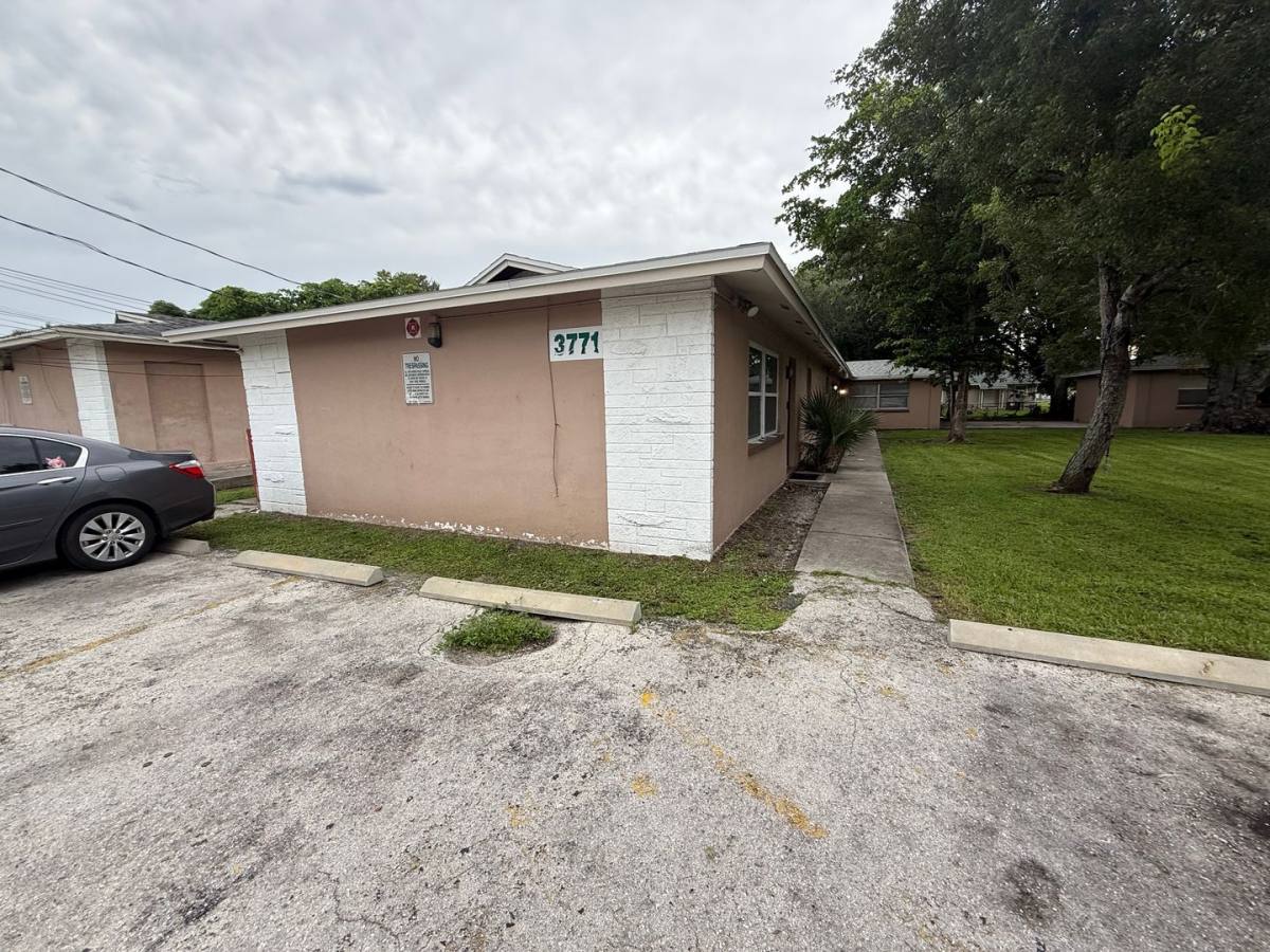 Apartment for rent at 3771 Belmont St, Fort Myers, FL 33916