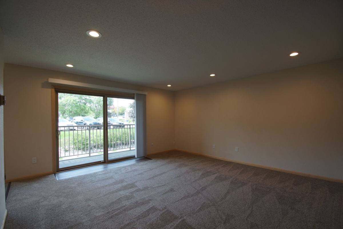 Apartment for rent at 1270 Larpenteur Ave W, Saint Paul, MN 55113