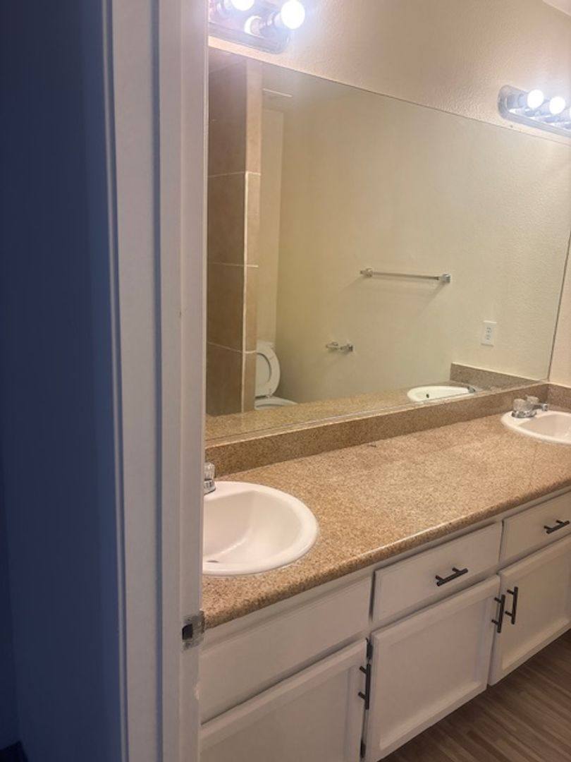 Apartment for rent at 4223 Zavala St, Las Vegas, NV 89103