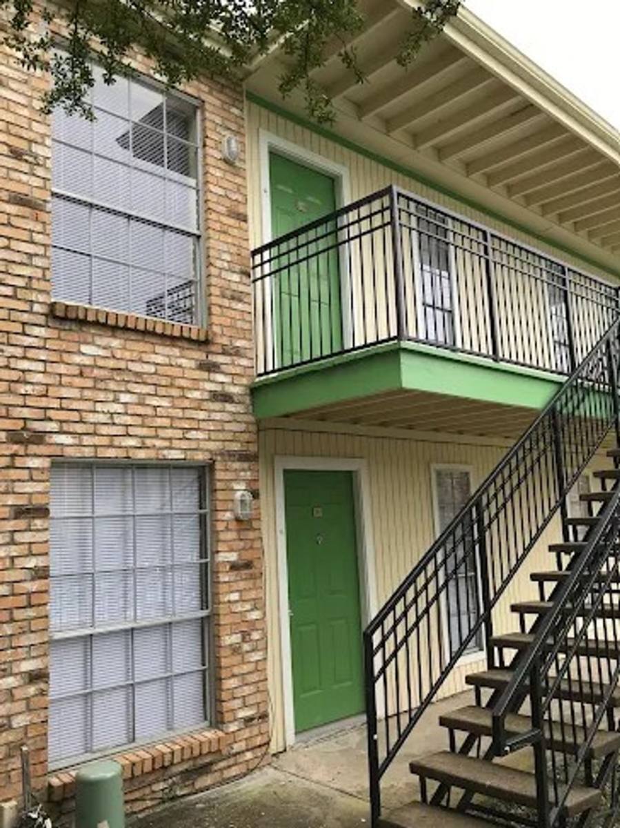 Apartment for rent at 855 Greens Rd, Houston, TX 77060