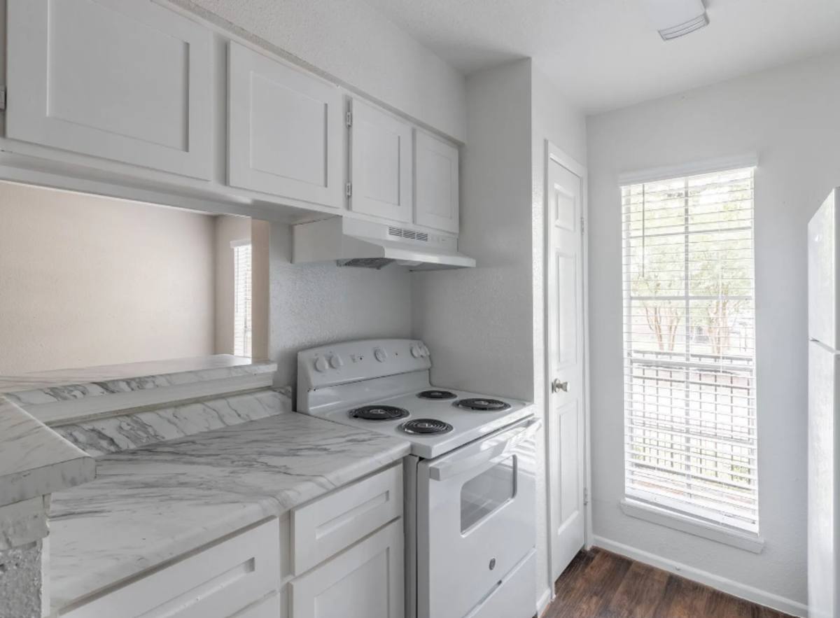 Apartment for rent at 855 Greens Rd, Houston, TX 77060