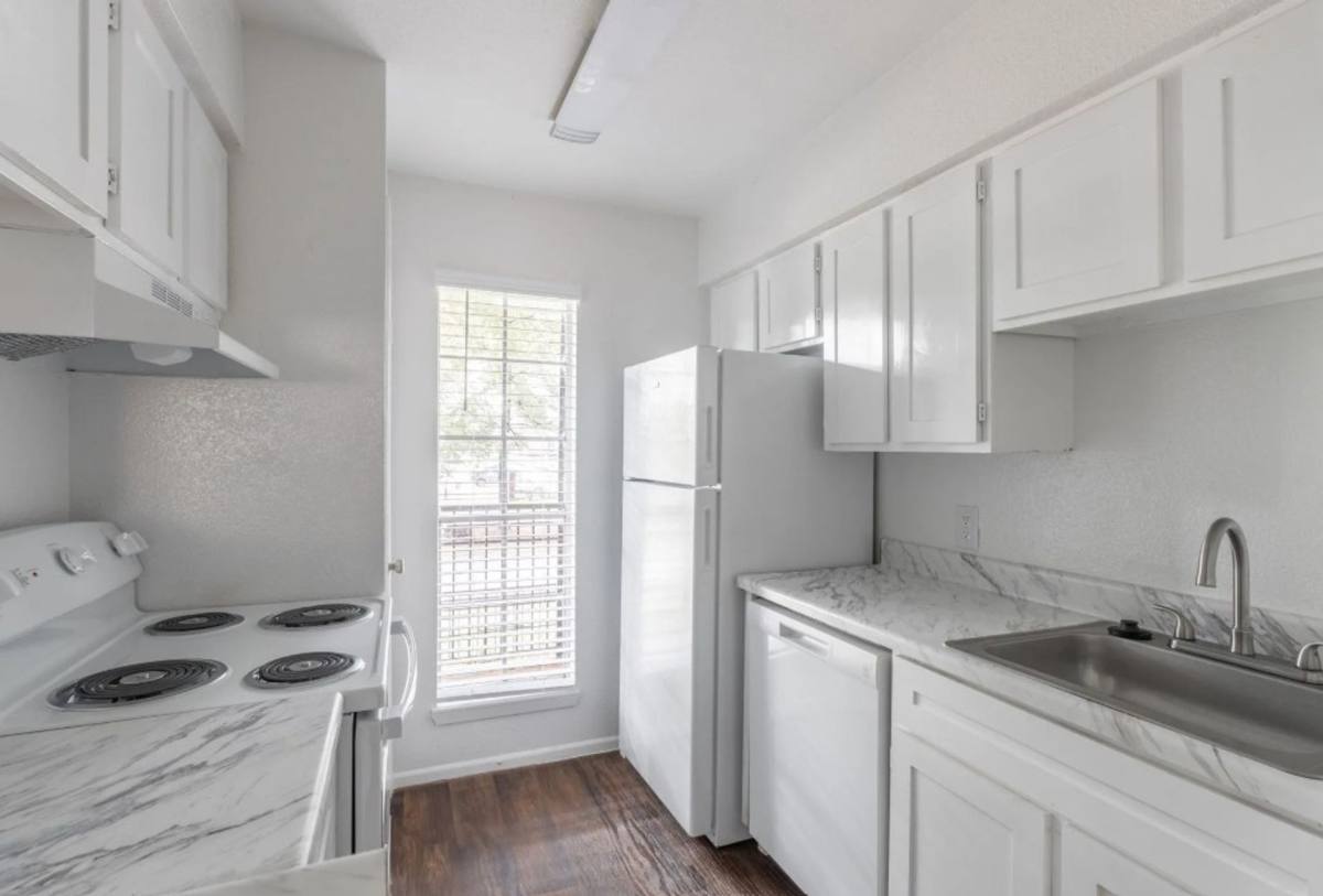 Apartment for rent at 855 Greens Rd, Houston, TX 77060