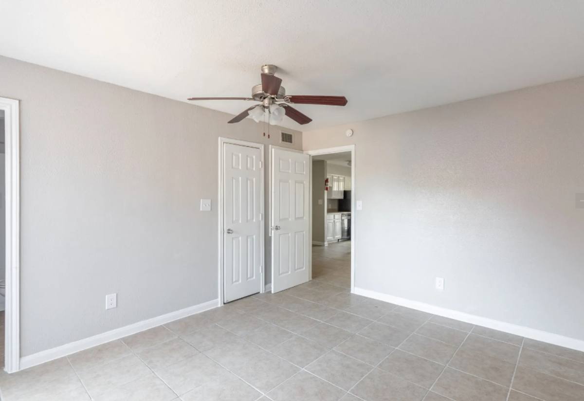 Apartment for rent at 855 Greens Rd, Houston, TX 77060