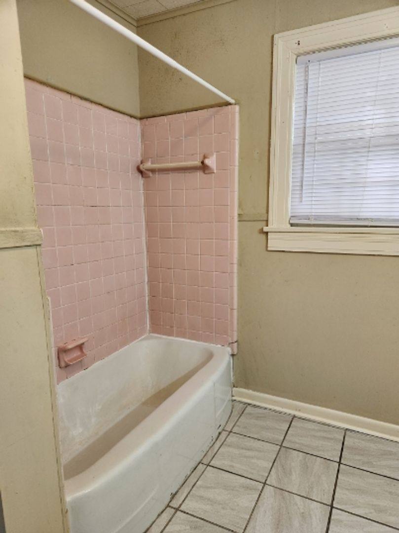 House for rent at 239 W Dr, Baton Rouge, LA 70806