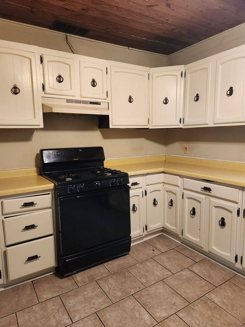 House for rent at 239 W Dr, Baton Rouge, LA 70806