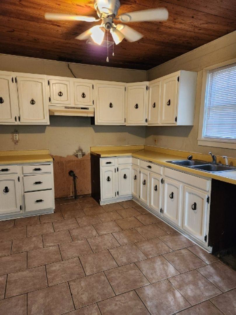 House for rent at 239 W Dr, Baton Rouge, LA 70806