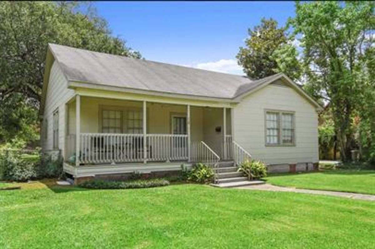 House for rent at 239 W Dr, Baton Rouge, LA 70806