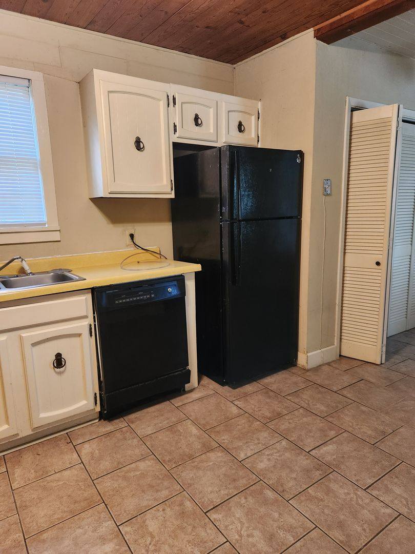 House for rent at 239 W Dr, Baton Rouge, LA 70806