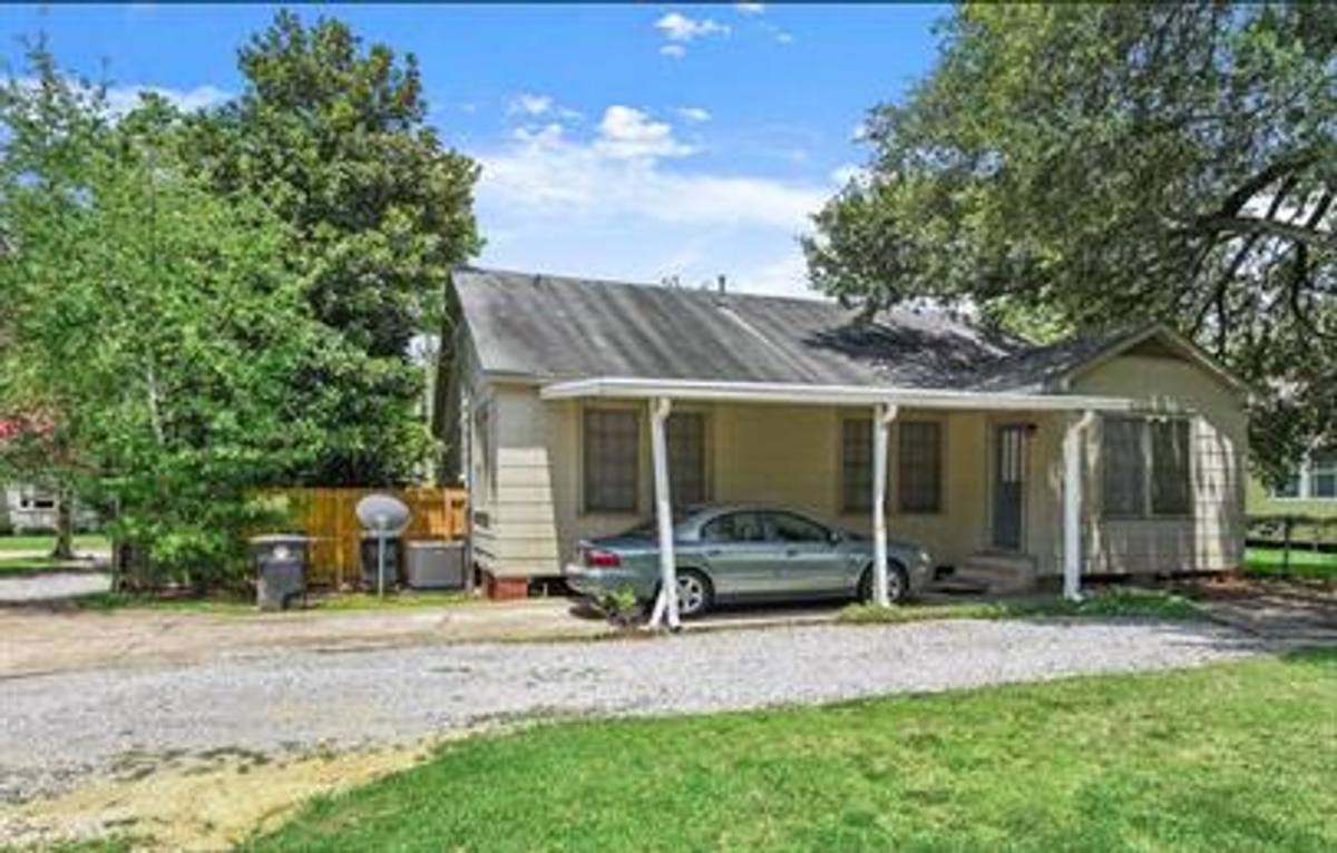 House for rent at 239 W Dr, Baton Rouge, LA 70806