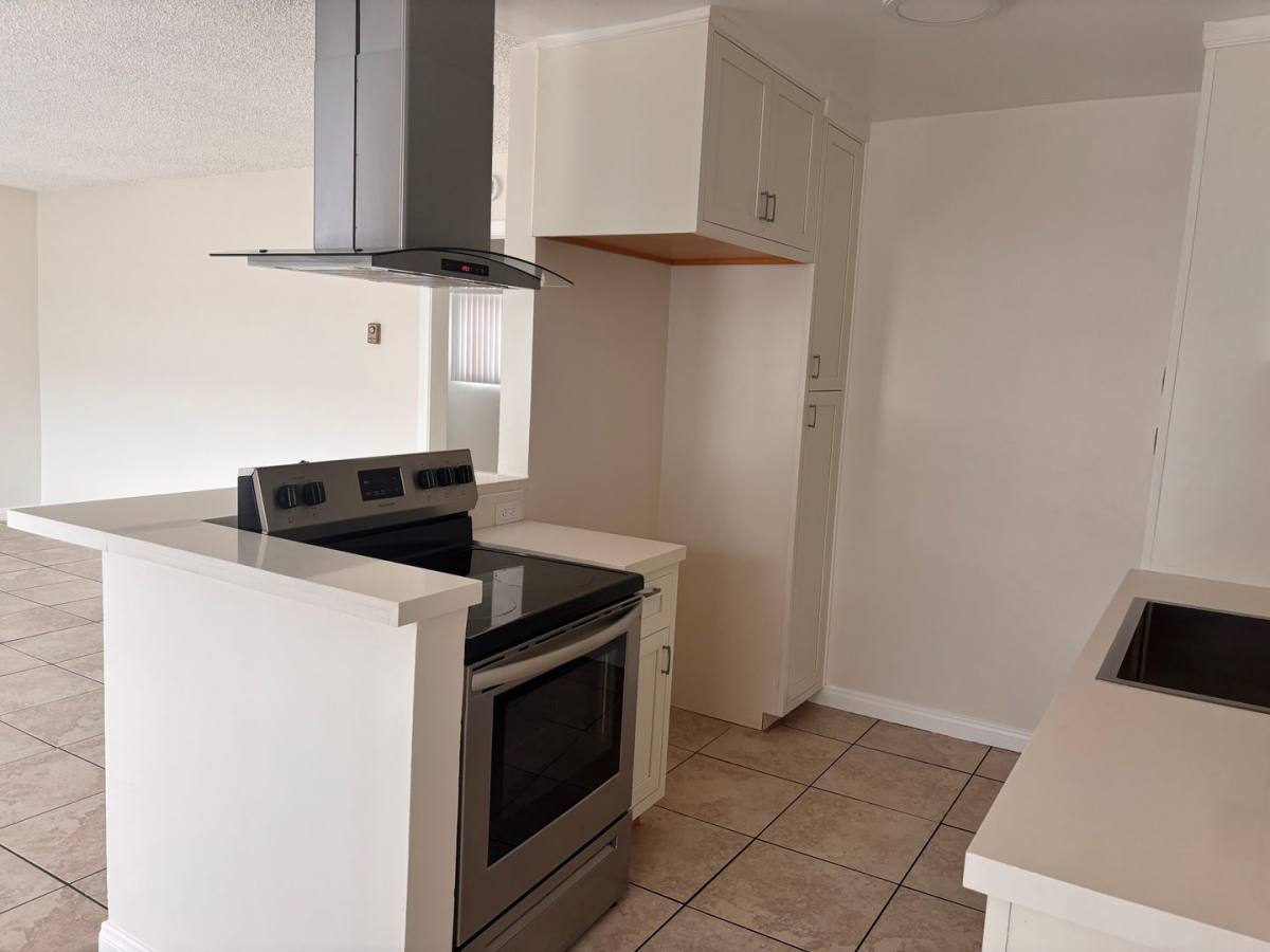 Apartment for rent at 1600 N Stanton Place, Long Beach, CA 90804