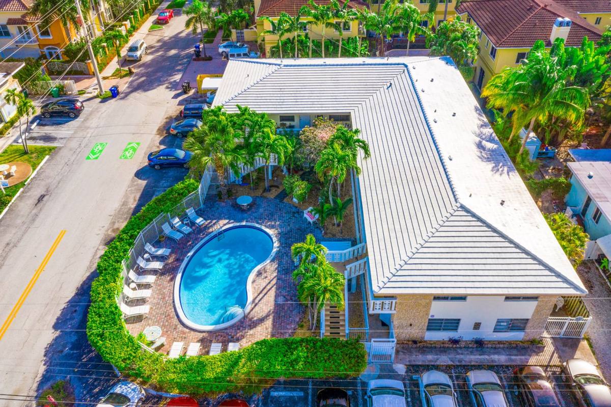 Apartment for rent at 840 NE 17th Terrace, Fort Lauderdale, FL 33304
