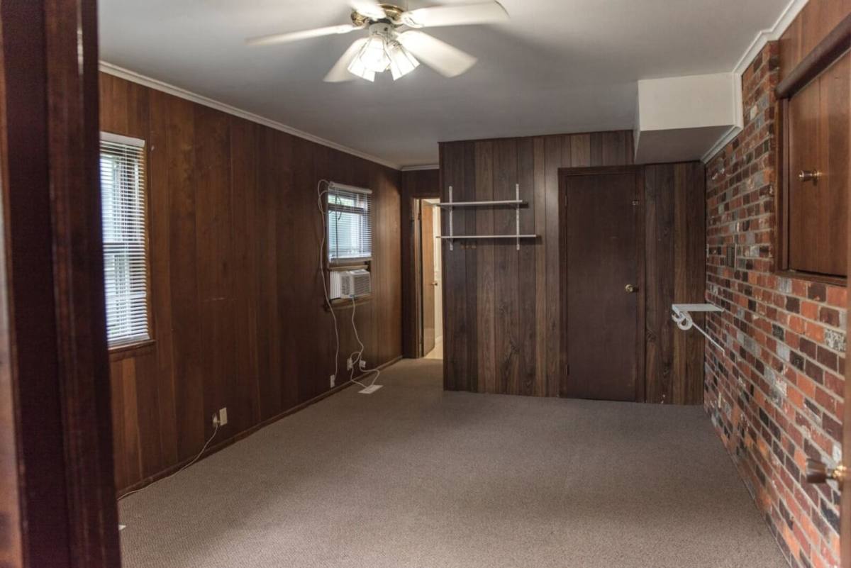 Apartment for rent at 824 W Wayne St, Muncie, IN 47303