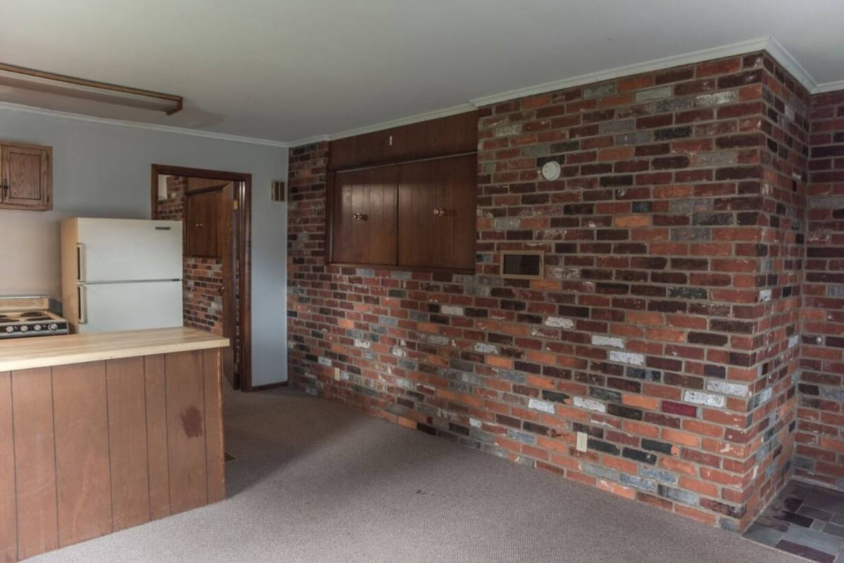 Apartment for rent at 824 W Wayne St, Muncie, IN 47303