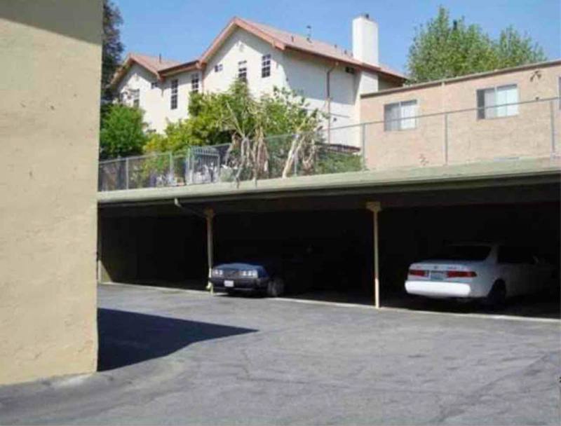 Apartment for rent at 10446 Kailua Lane, Tujunga, CA 91042