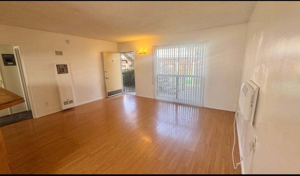 Apartment for rent at 10446 Kailua Lane, Tujunga, CA 91042